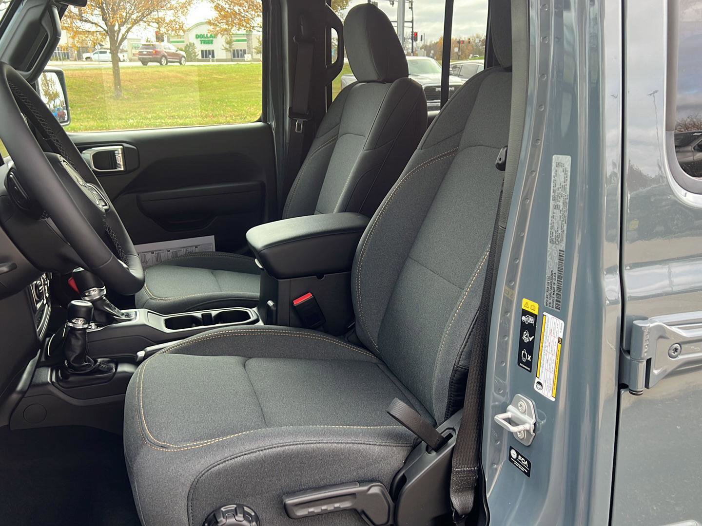 New 2025 Jeep Gladiator Sport AWD/4WD image 11