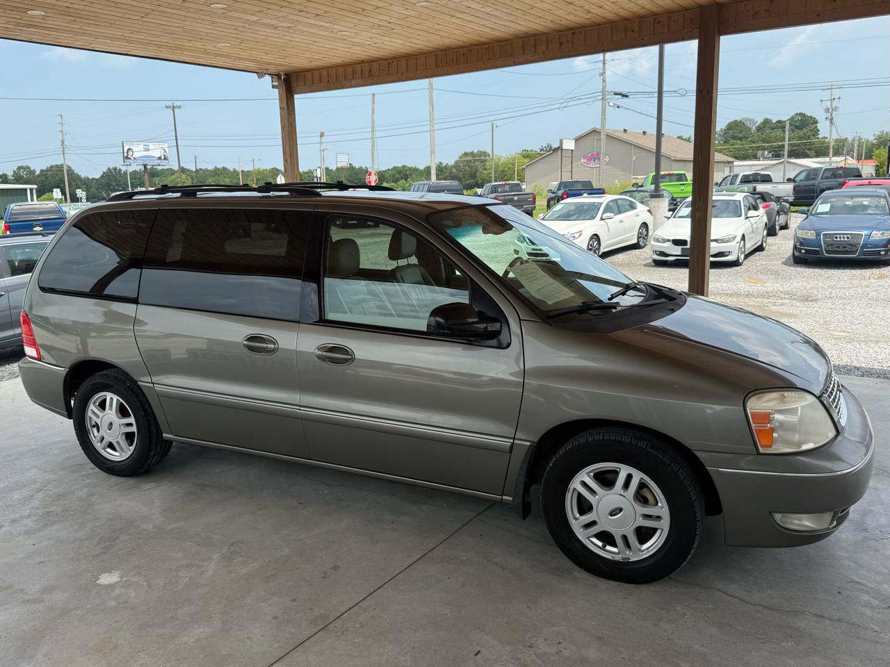 Used 2005 Ford Freestar SEL FWD image 65