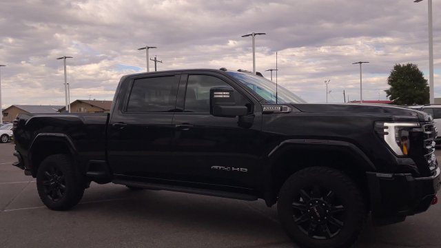Used 2026 GMC Sierra 3500 AT4 w/ AT4 Premium Plus Package AWD/4WD image 3