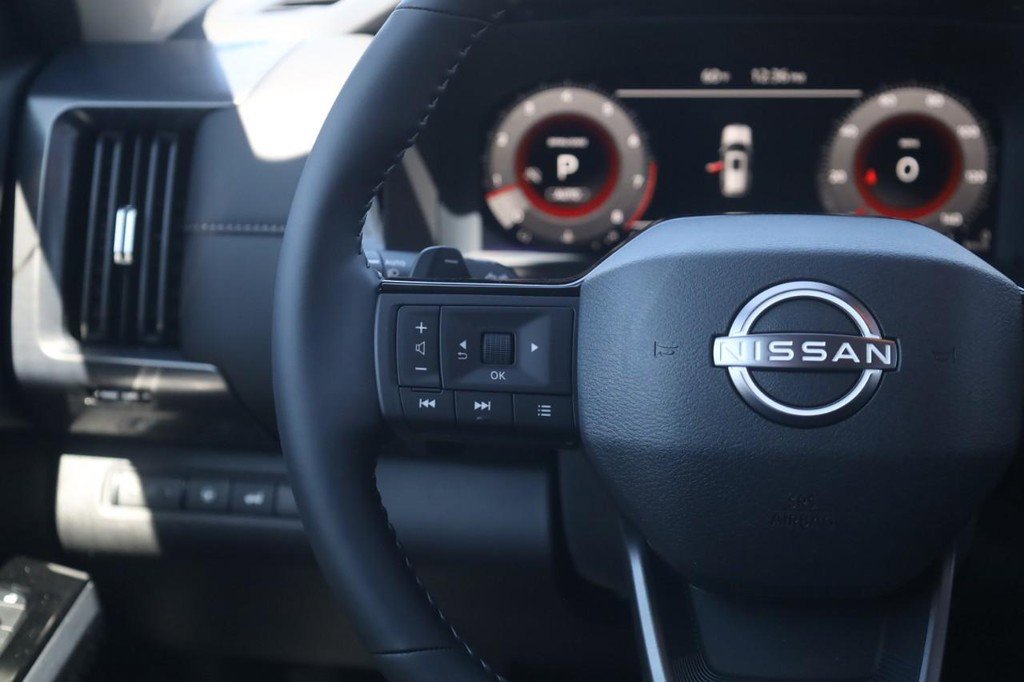 New 2026 Nissan Pathfinder SL image 10