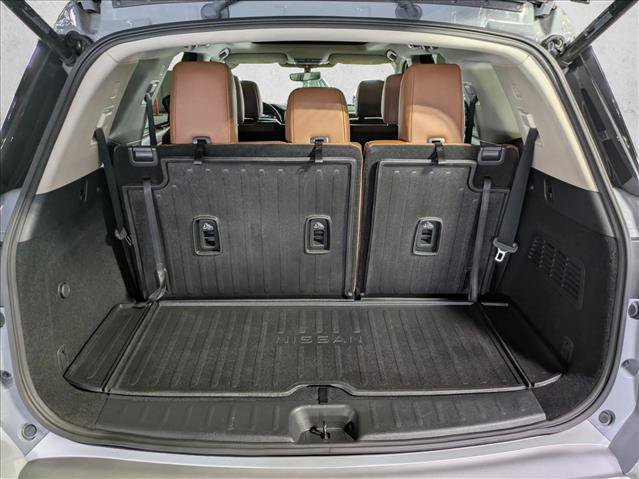 Used 2023 Nissan Pathfinder Platinum w/ Cargo Package FWD image 6