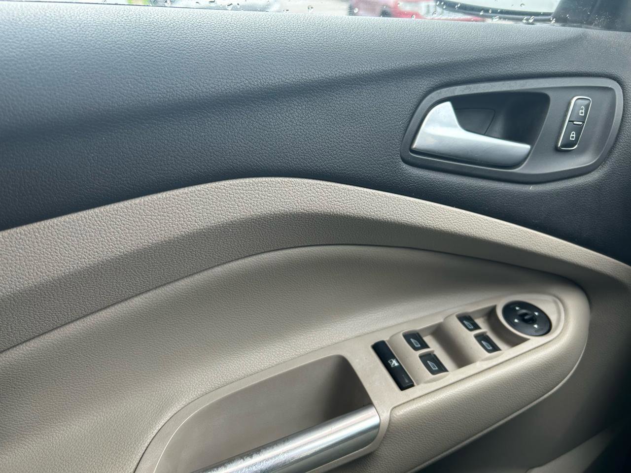 Used 2014 Ford Escape SE AWD/4WD image 29