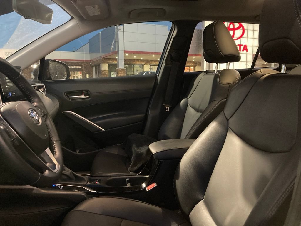 Certified 2024 Toyota Corolla Cross XLE w/ Convenience Package FWD image 10