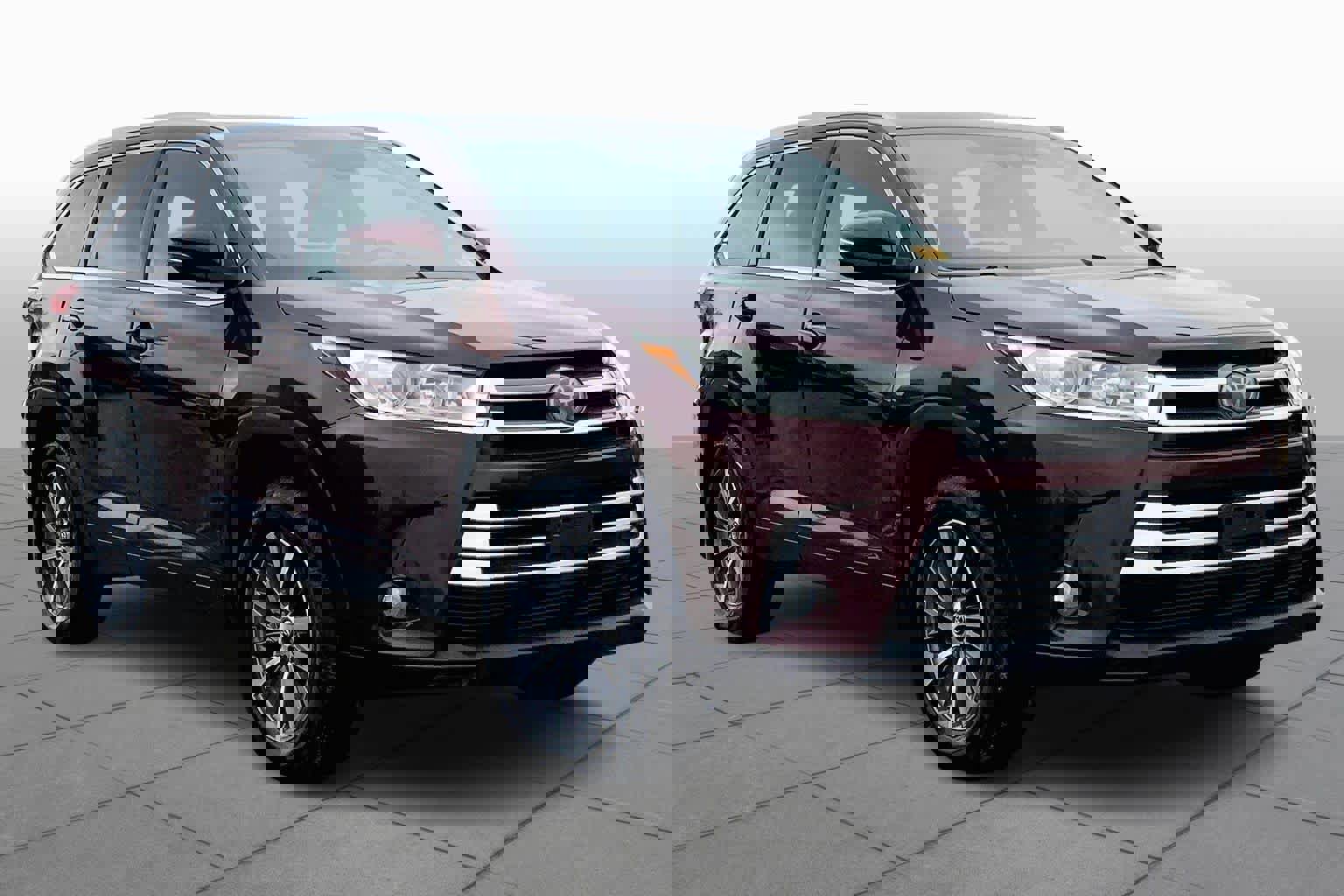 Used 2019 Toyota Highlander XLE image 2