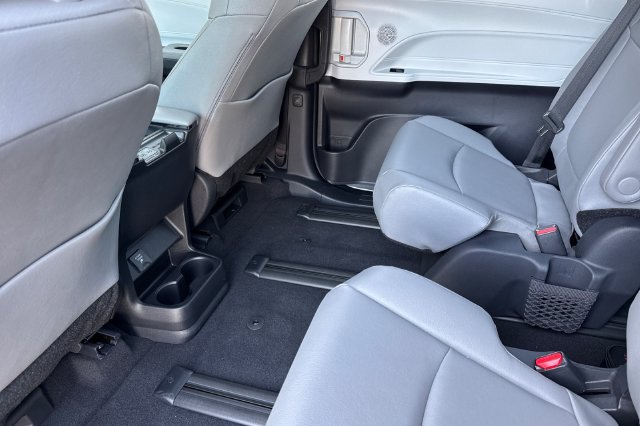 New 2026 Toyota Sienna XLE AWD/4WD image 13
