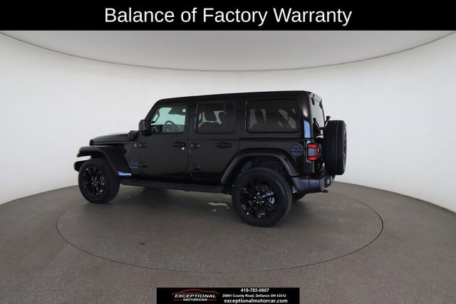 Used 2025 Jeep Wrangler Unlimited Sahara image 9