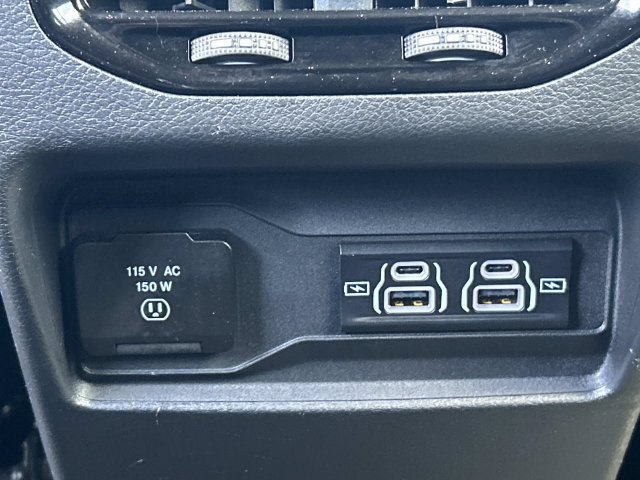 Used 2024 Jeep Grand Cherokee Altitude AWD/4WD image 18