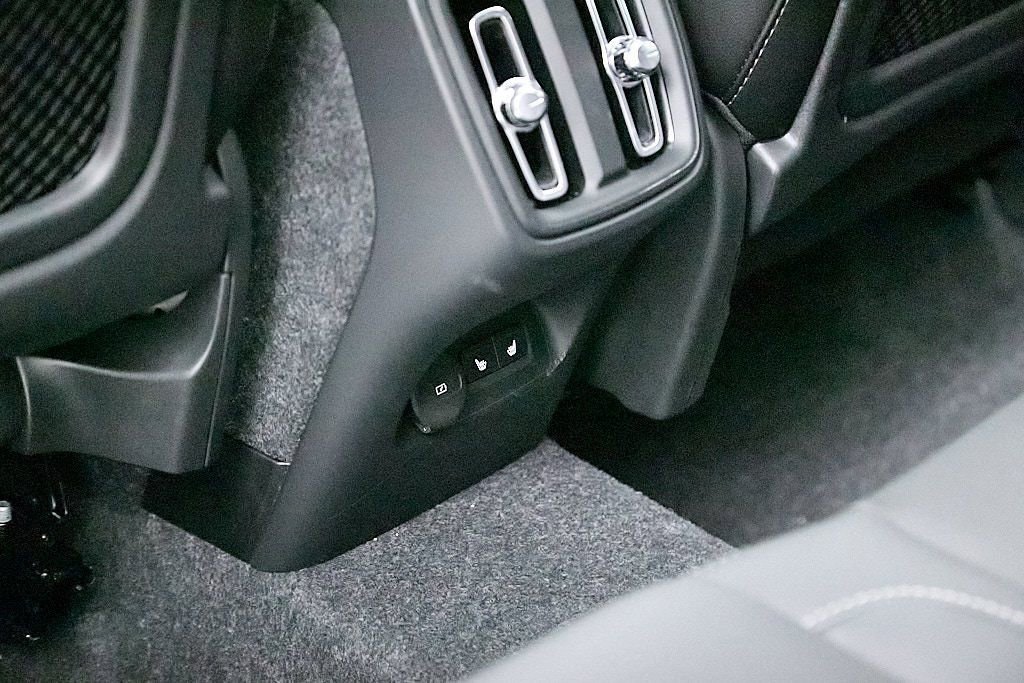 New 2026 Volvo XC40 B5 Plus w/ Protection Package Premier image 25