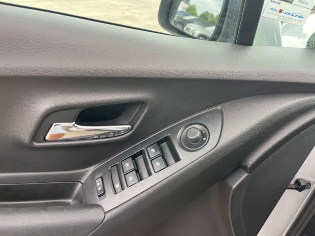 Used 2017 Chevrolet Trax LT FWD image 9