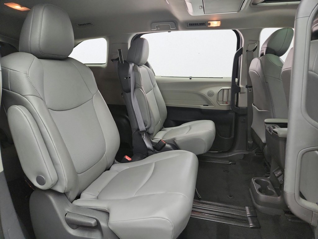 Used 2021 Toyota Sienna XLE w/ XLE Plus Package FWD image 35