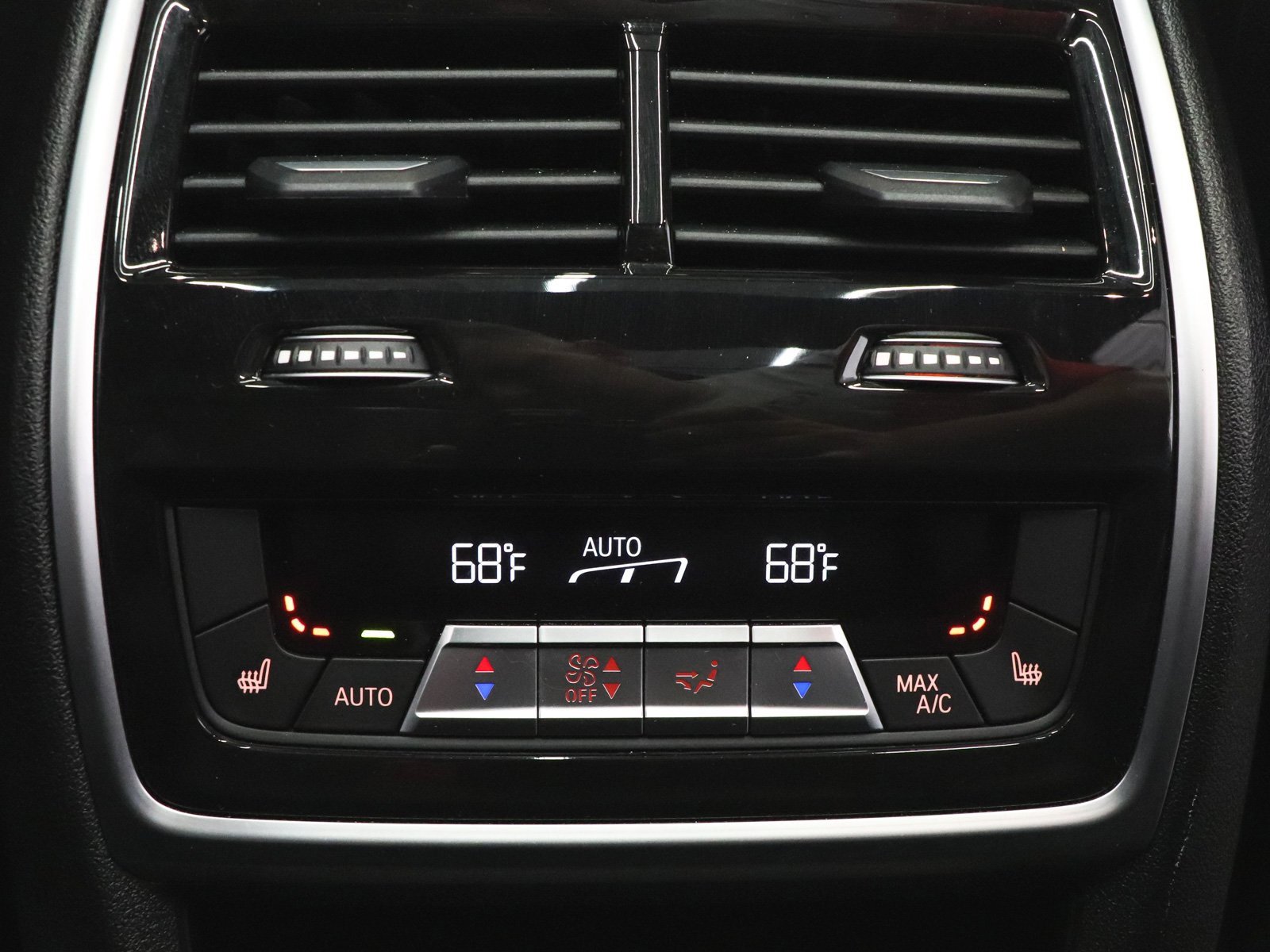 Used 2026 BMW X7 M60i image 40