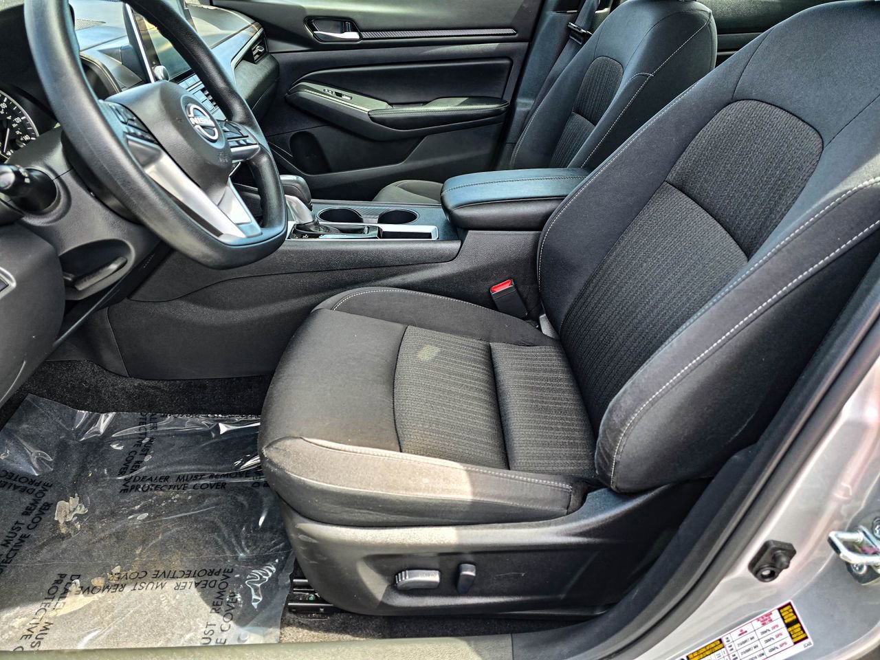 Used 2025 Nissan Altima 2.5 SV image 14