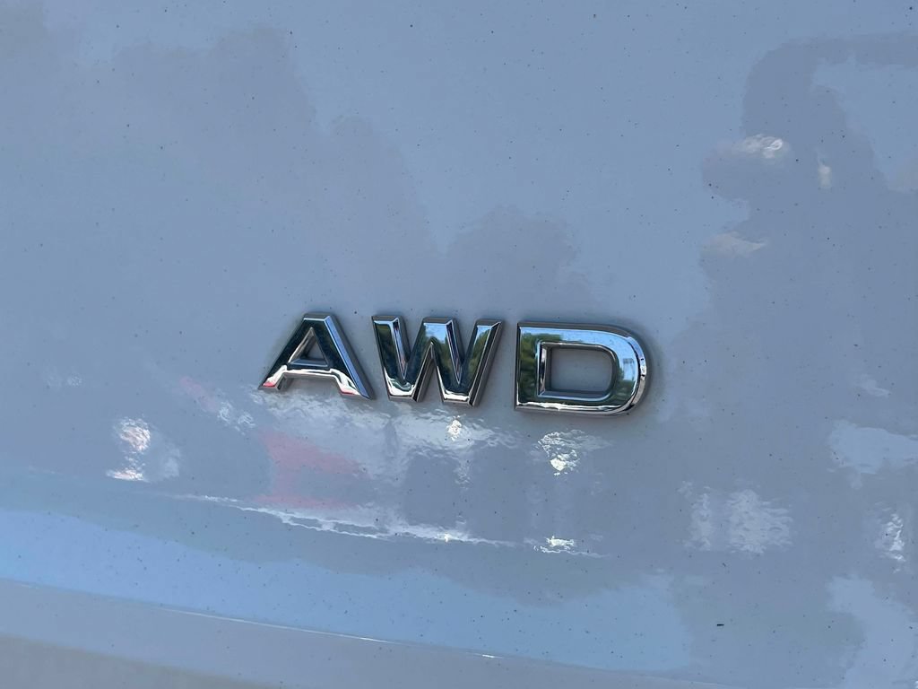 Used 2023 Nissan Rogue S AWD/4WD image 9