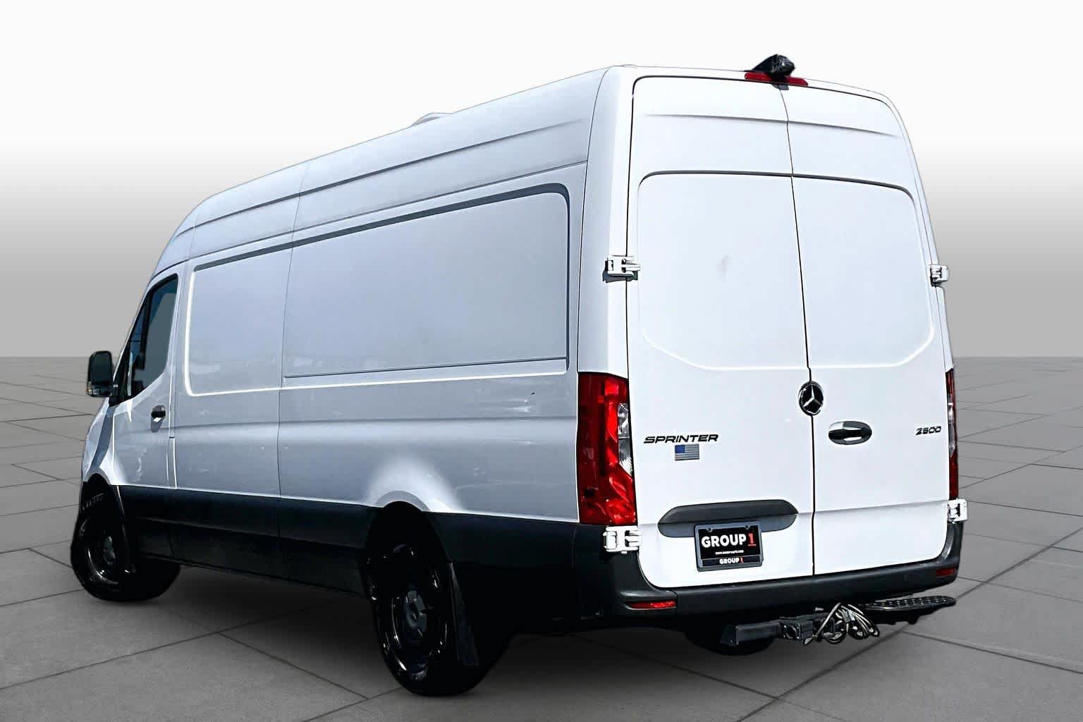 Used 2023 Mercedes-Benz Sprinter 2500 image 12