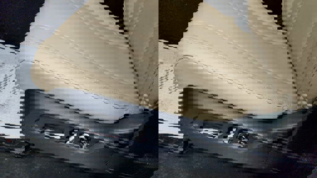 Used 2024 Acura MDX SH-AWD image 11