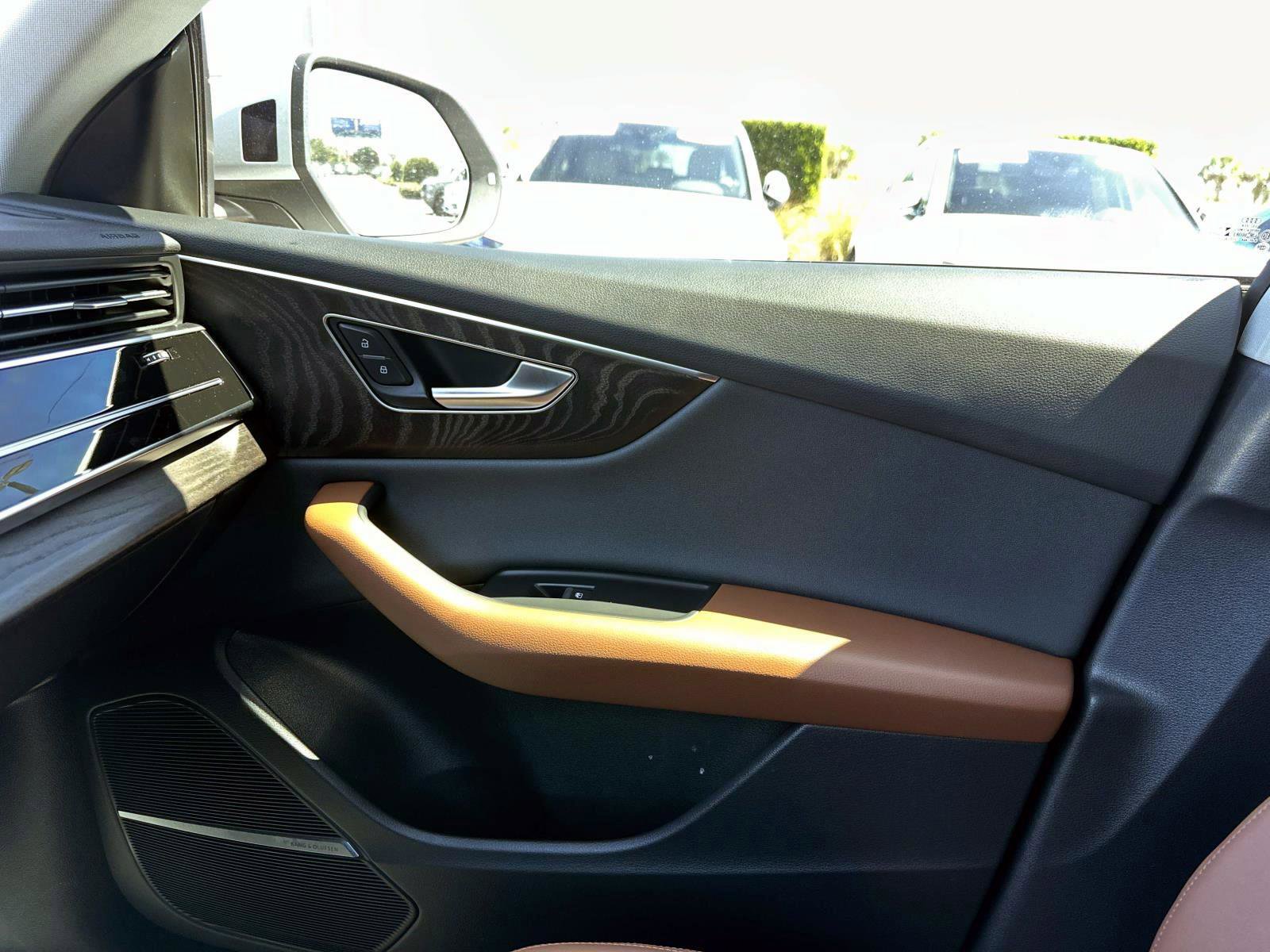 Used 2022 Audi Q8 Premium Plus image 25