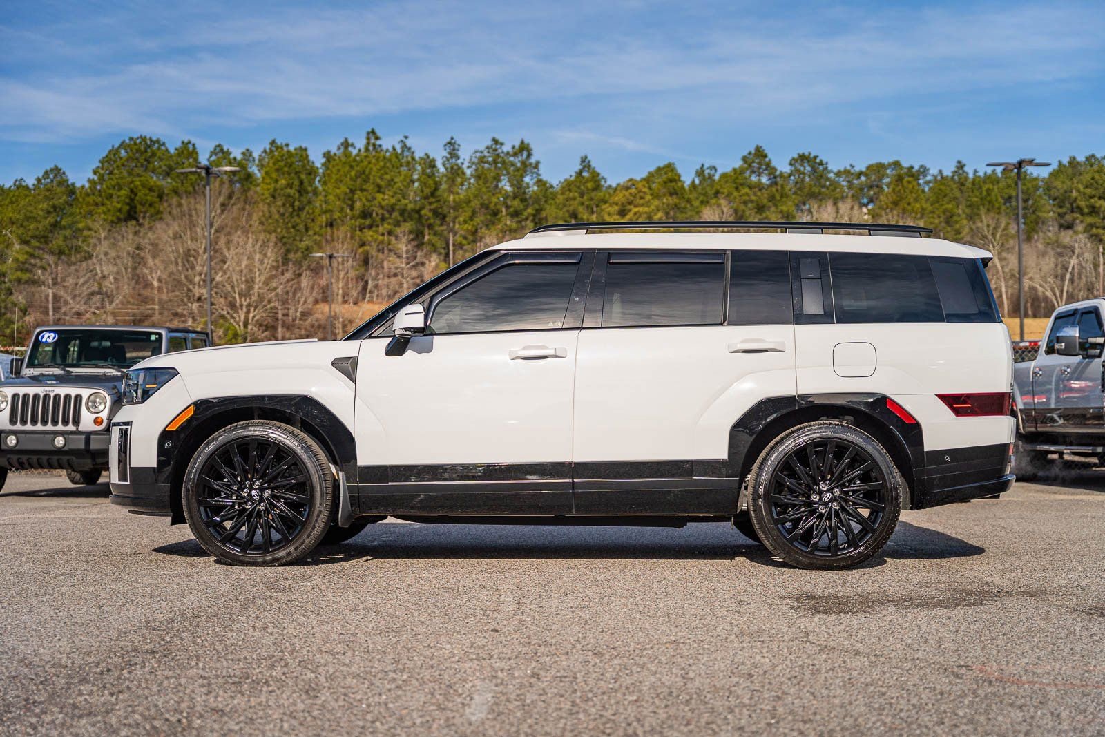 Used 2025 Hyundai Santa Fe Calligraphy w/ Tow & Go Package image 4