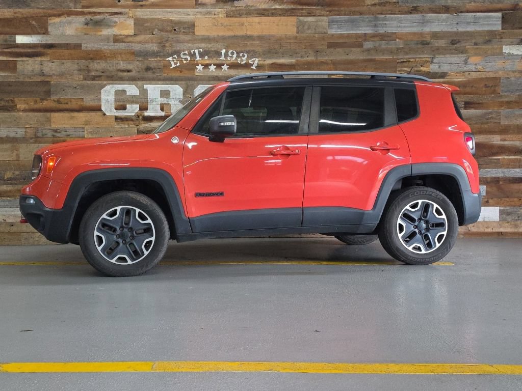 Used 2015 Jeep Renegade Trailhawk w/ Popular Equipment Group AWD/4WD image 33