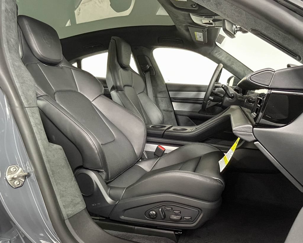 New 2026 Porsche Taycan GTS AWD/4WD image 23