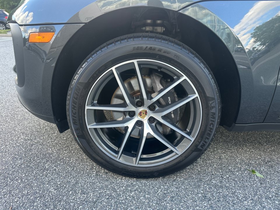 Used 2022 Porsche Macan AWD/4WD image 26
