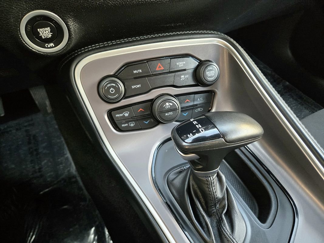 Used 2022 Dodge Challenger SXT image 25