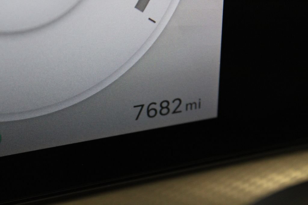 Used 2025 Genesis GV60 RWD image 26