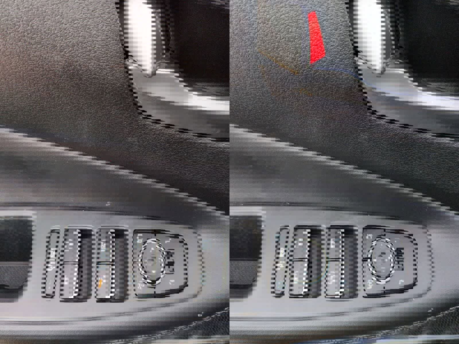 Used 2020 Hyundai Santa Fe SEL w/ Convenience + Premium Package image 16