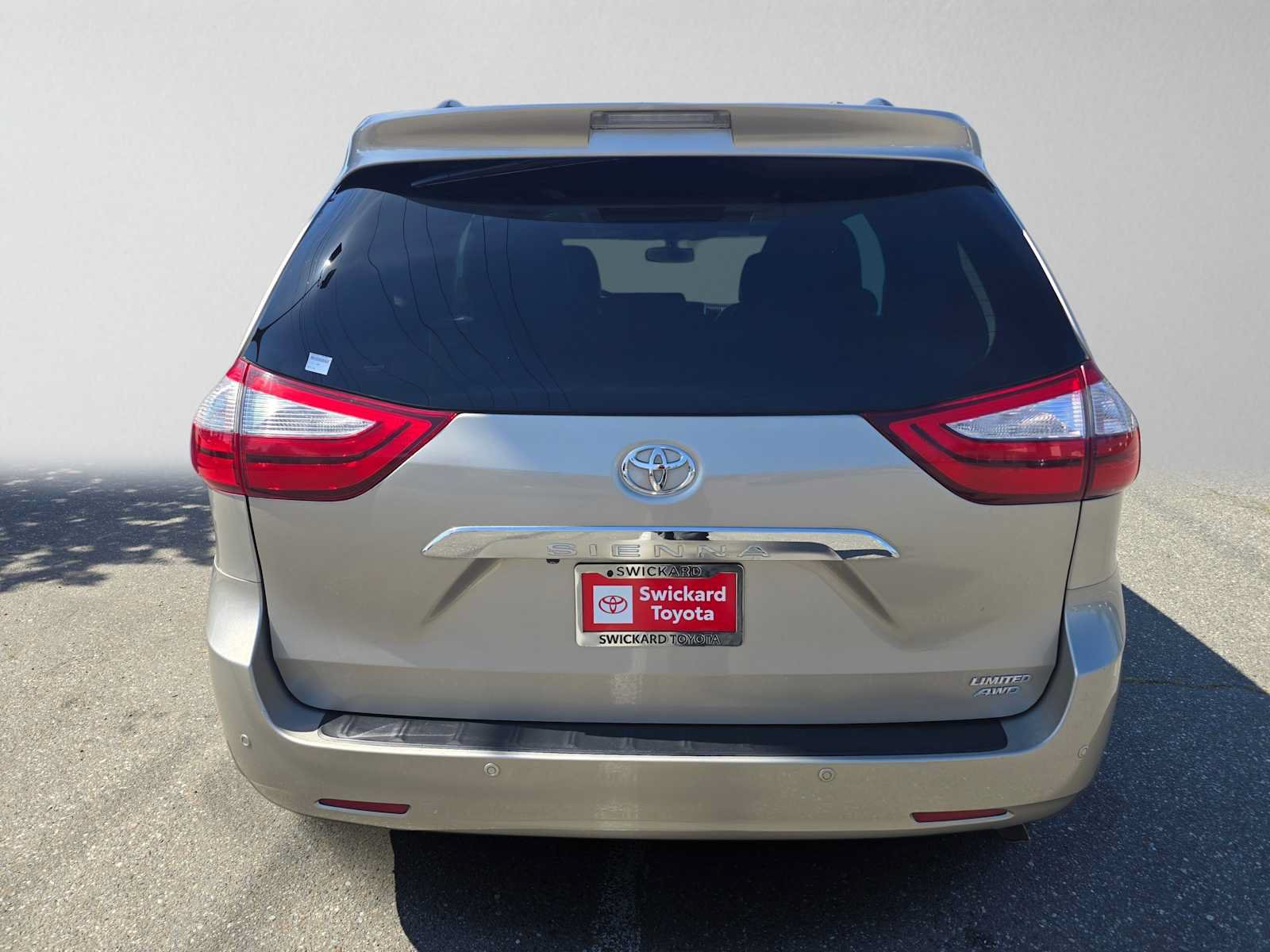 Used 2015 Toyota Sienna Limited AWD/4WD image 6