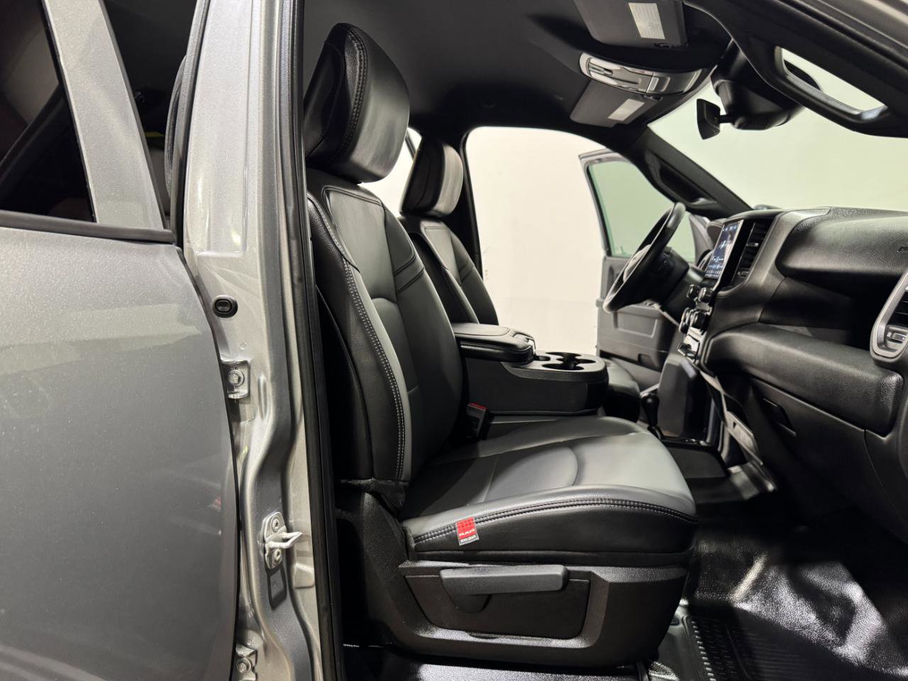 Used 2023 RAM 2500 Tradesman w/ Safety Group AWD/4WD image 14