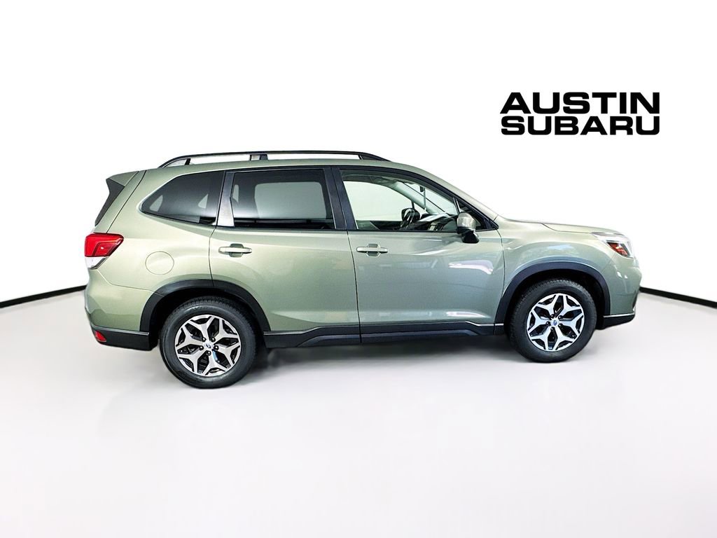Used 2020 Subaru Forester Premium AWD/4WD image 8