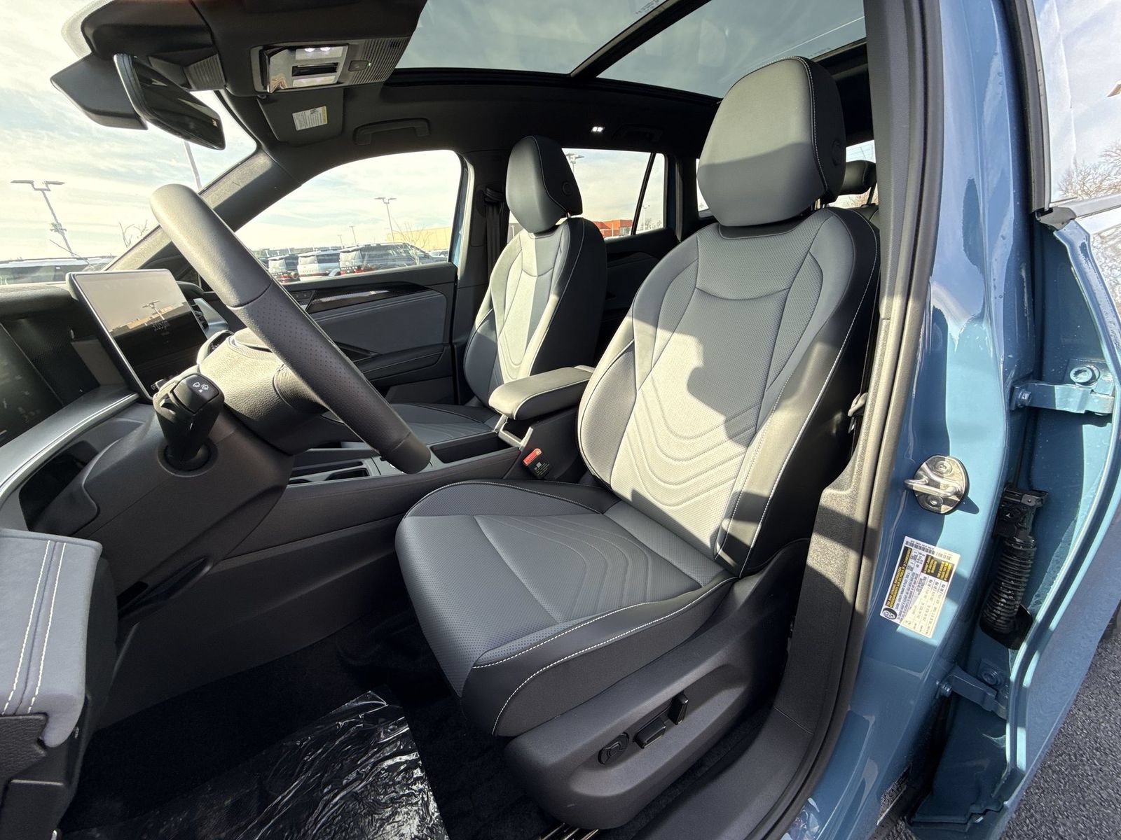 New 2026 Volkswagen Tiguan SE R-Line AWD/4WD image 13