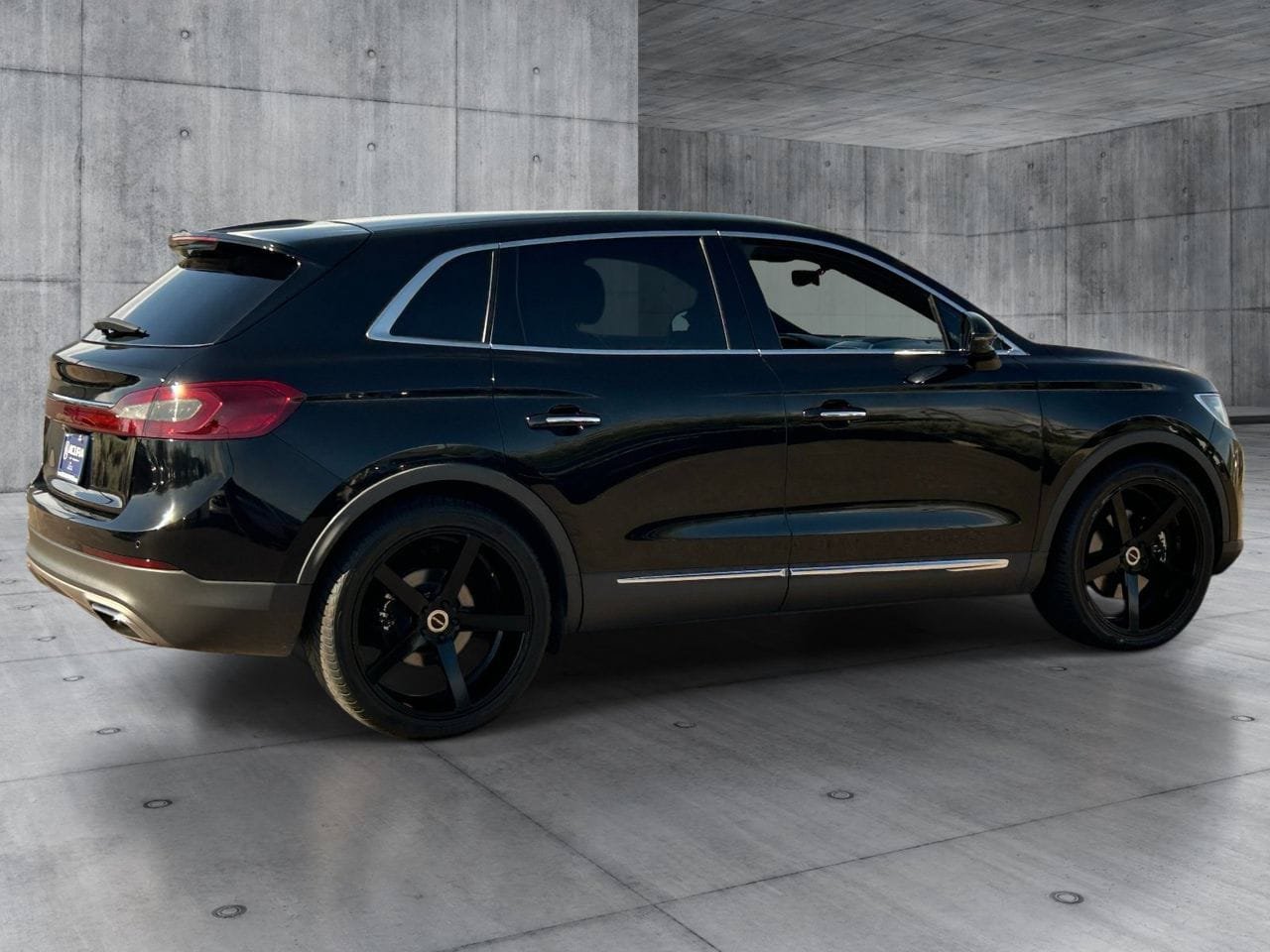 Used 2016 Lincoln MKX Select w/ Select Plus Package FWD image 5