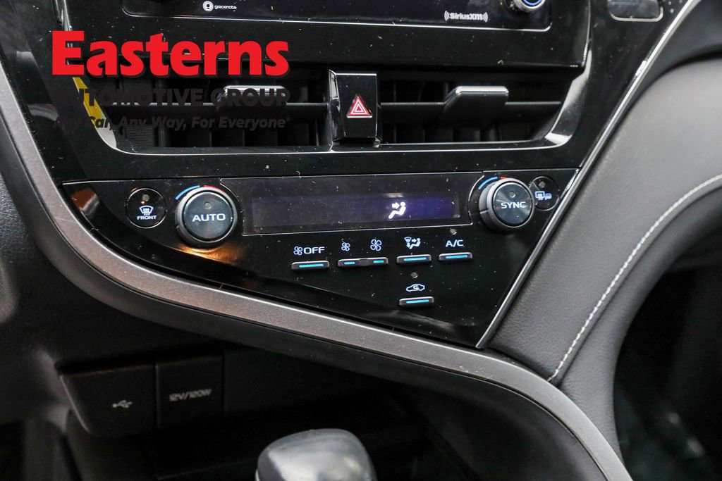 Used 2022 Toyota Camry SE image 19