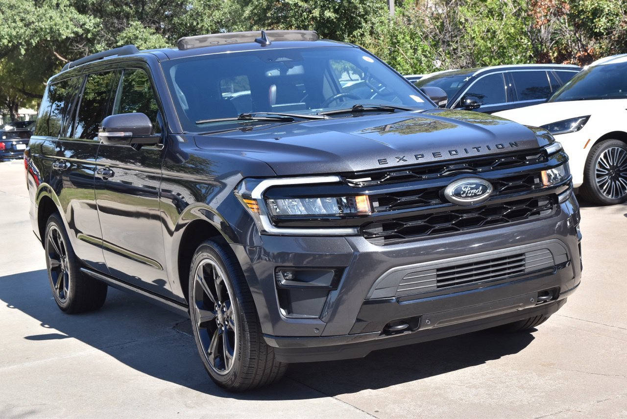 Certified 2023 Ford Expedition Limited AWD/4WD image 4