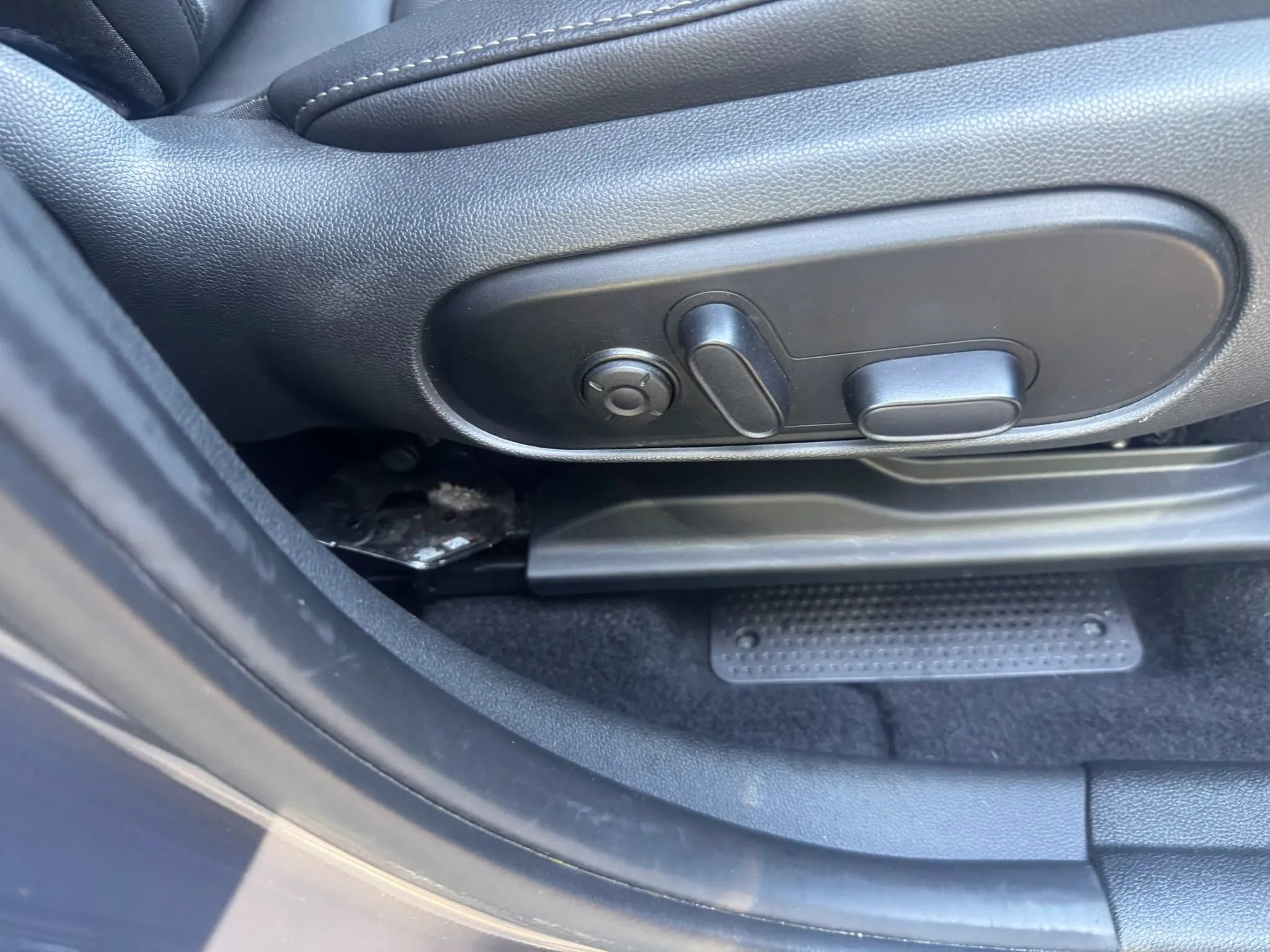 Used 2019 MINI Cooper Countryman S w/ Premium Package image 18