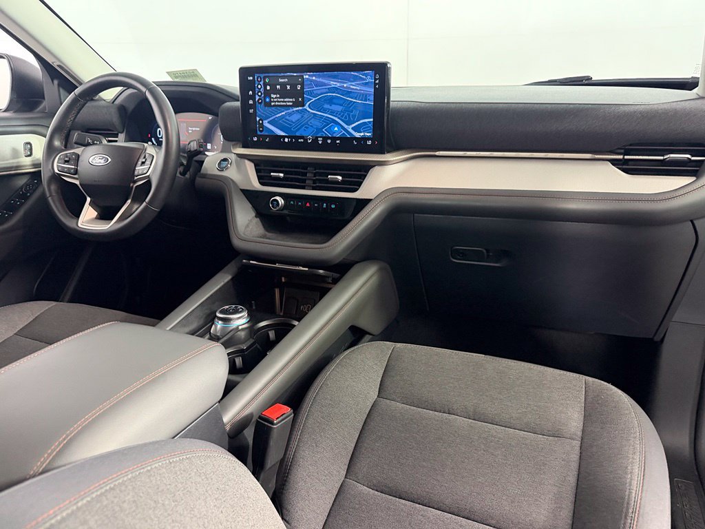Used 2025 Ford Explorer Active RWD image 15