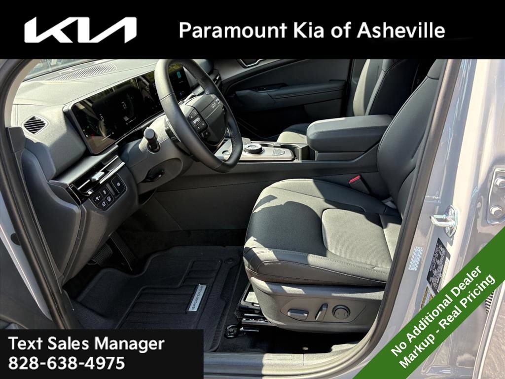 New 2026 Kia Sportage EX AWD/4WD image 17