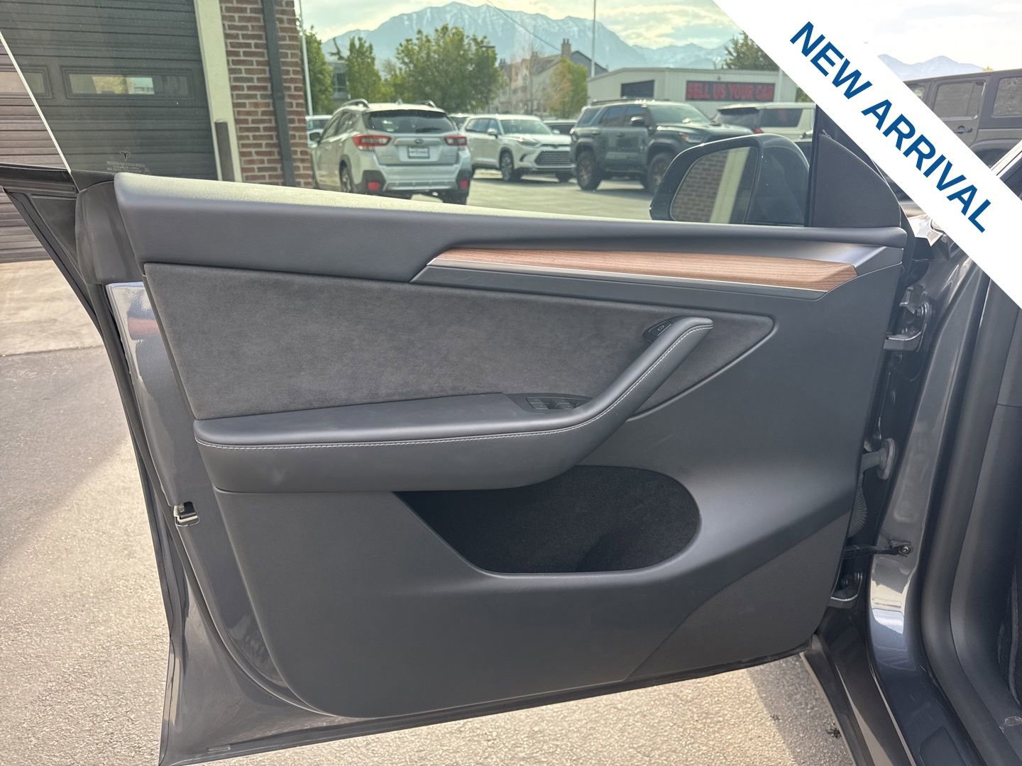 Used 2023 Tesla Model Y Long Range image 17