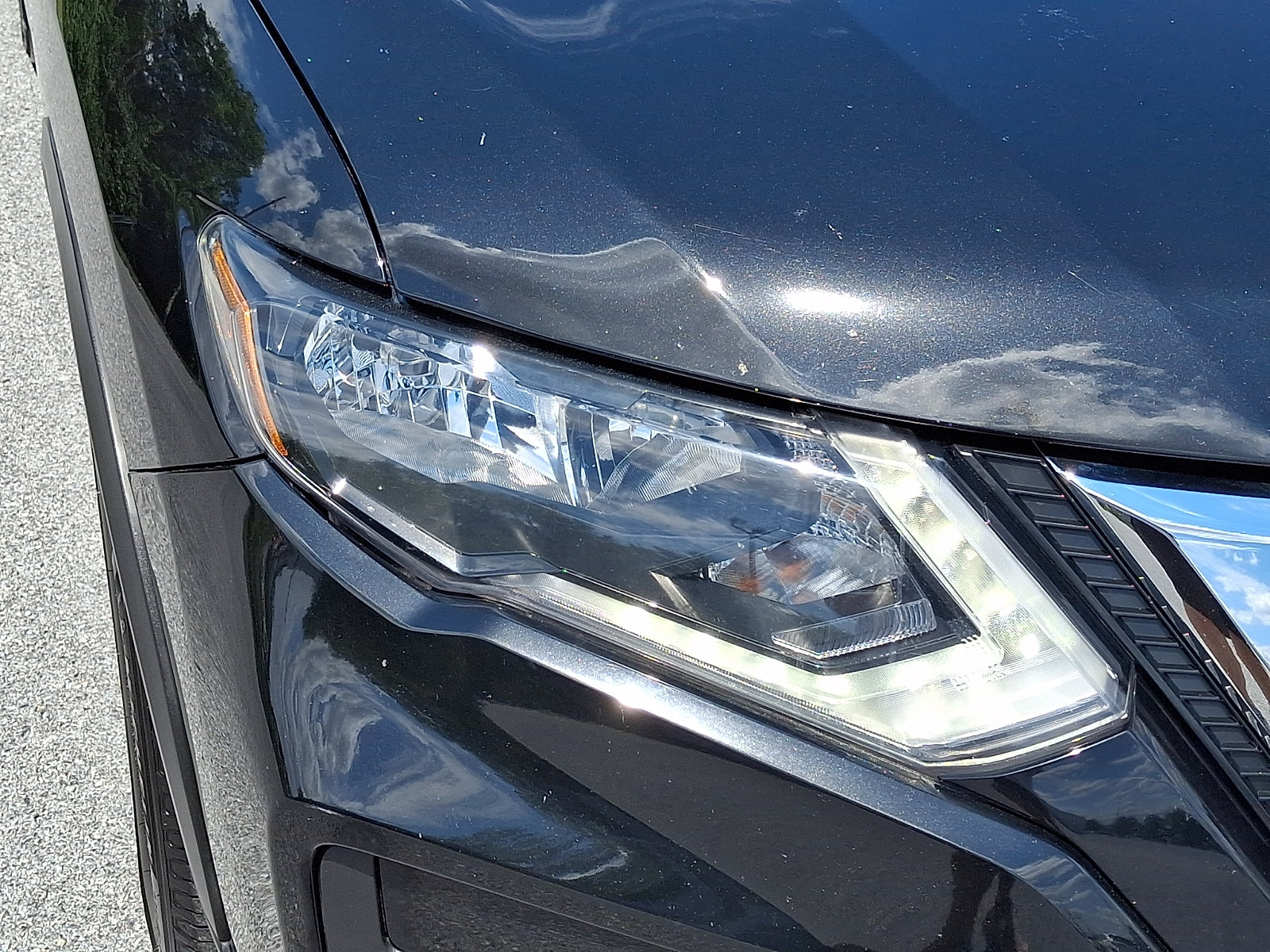 Used 2018 Nissan Rogue SV AWD/4WD image 11