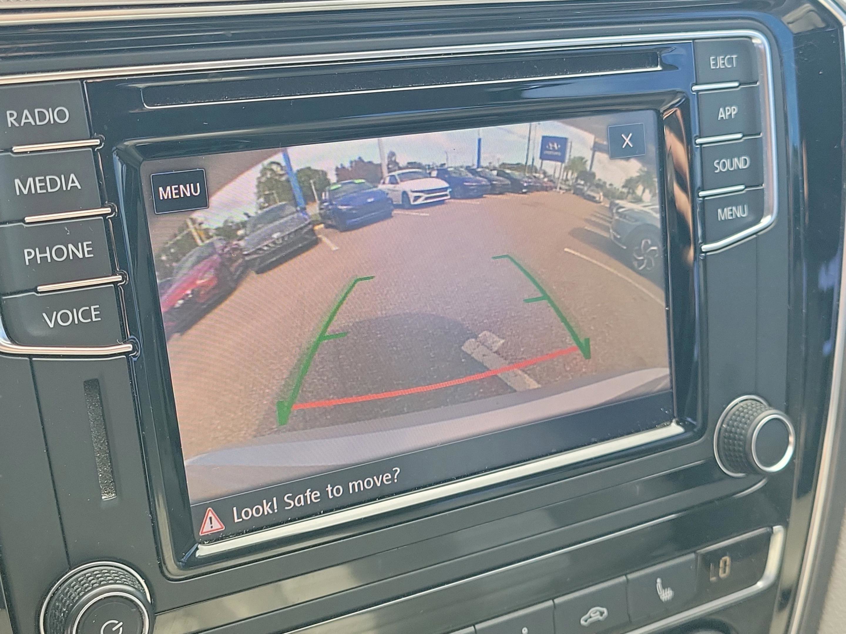 Used 2018 Volkswagen Passat 2.0T R-Line w/ R-Line Lighting Package image 28