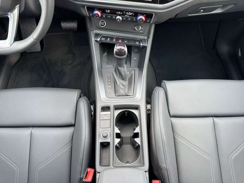 New 2025 Audi Q3 2.0T Premium image 28