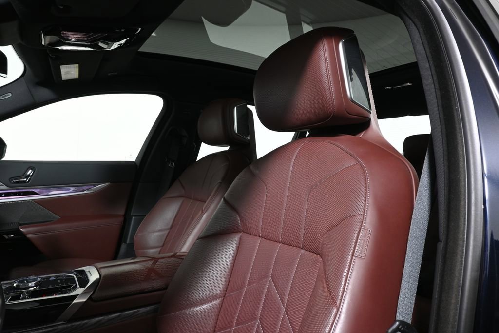 Certified 2024 BMW 760i xDrive AWD/4WD image 15