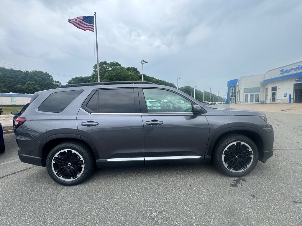 New 2026 Honda Pilot Touring image 7