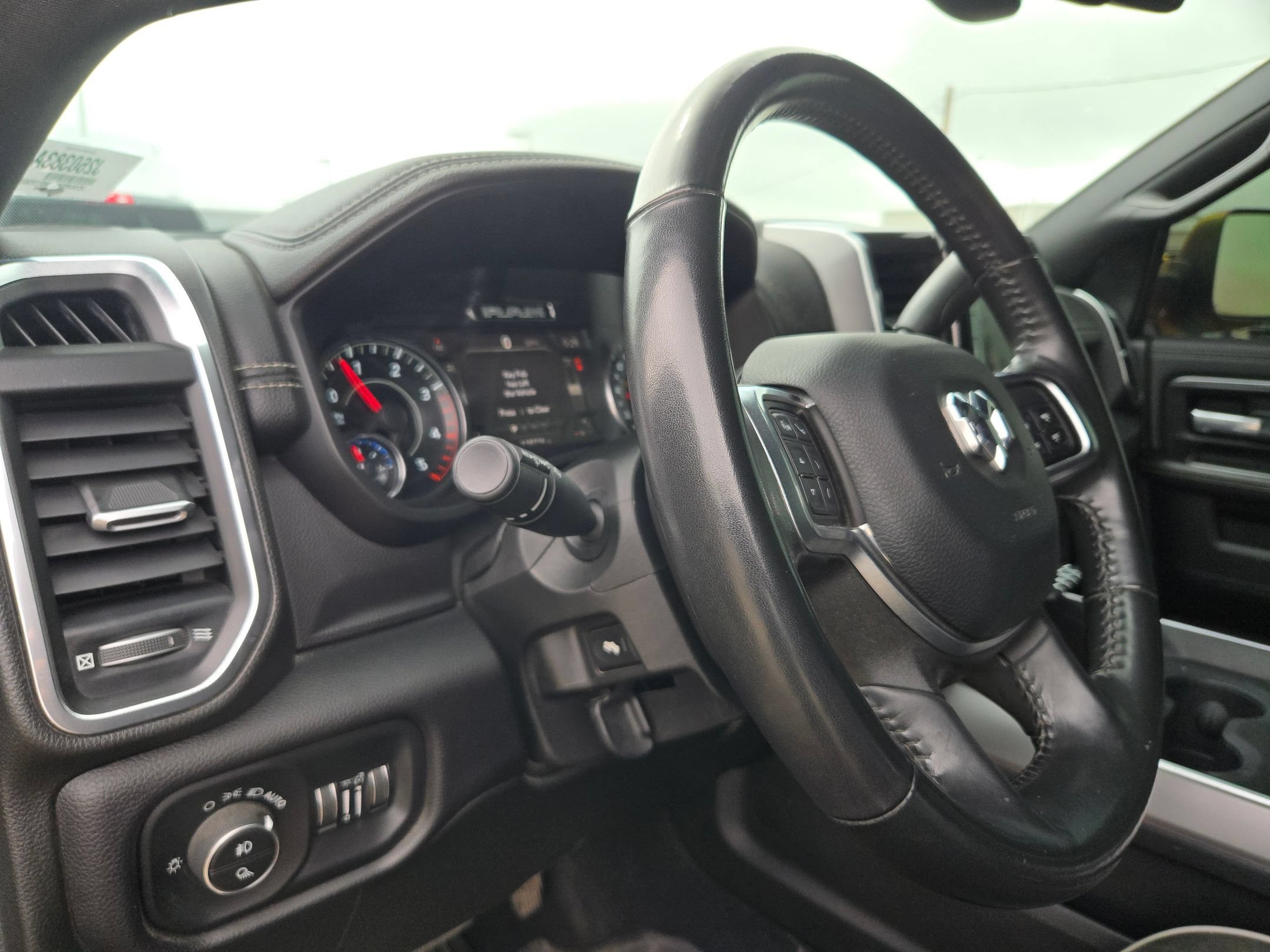 Used 2022 RAM 2500 Laramie w/ Night Edition AWD/4WD image 10