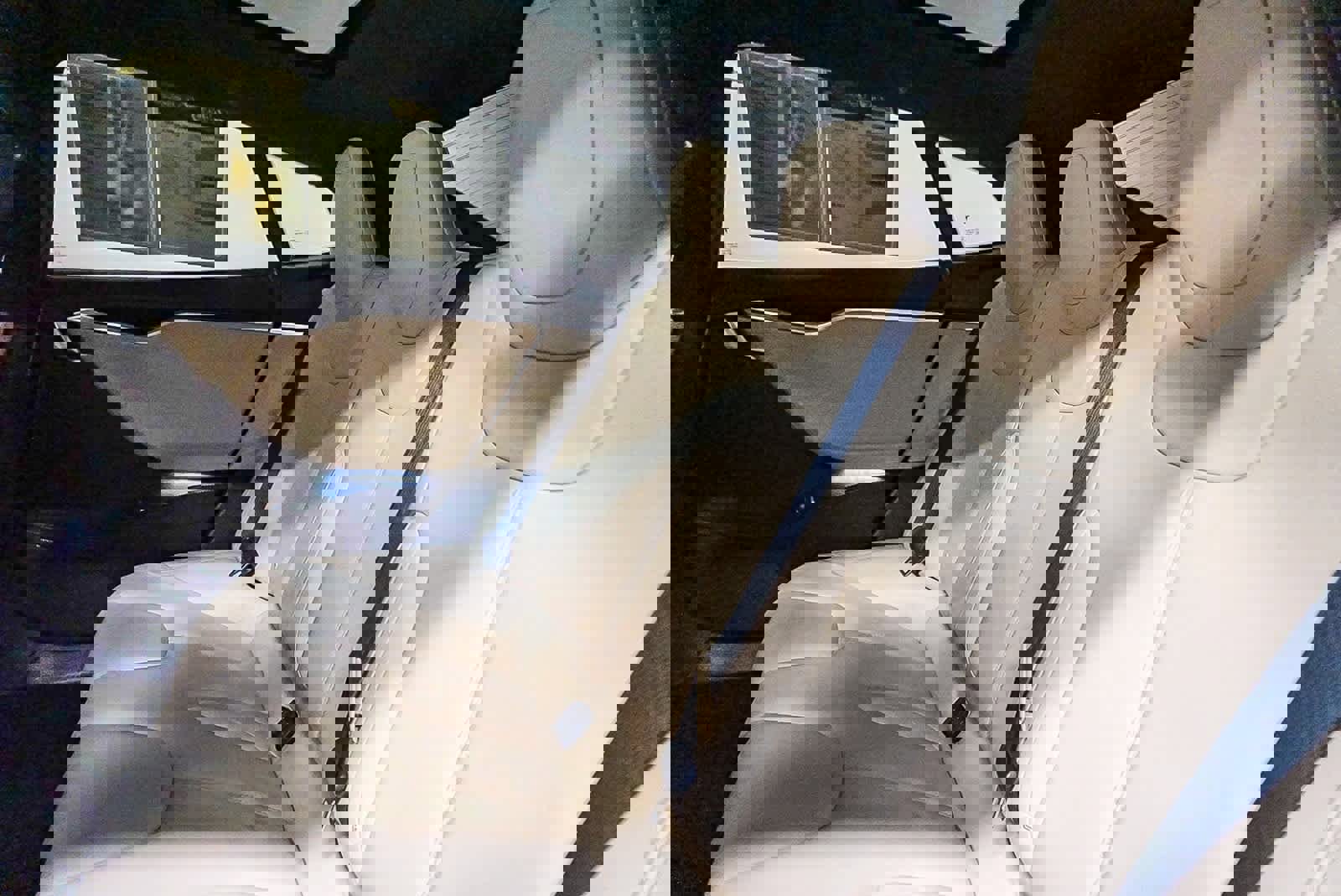 Used 2016 Tesla Model S 90D image 21