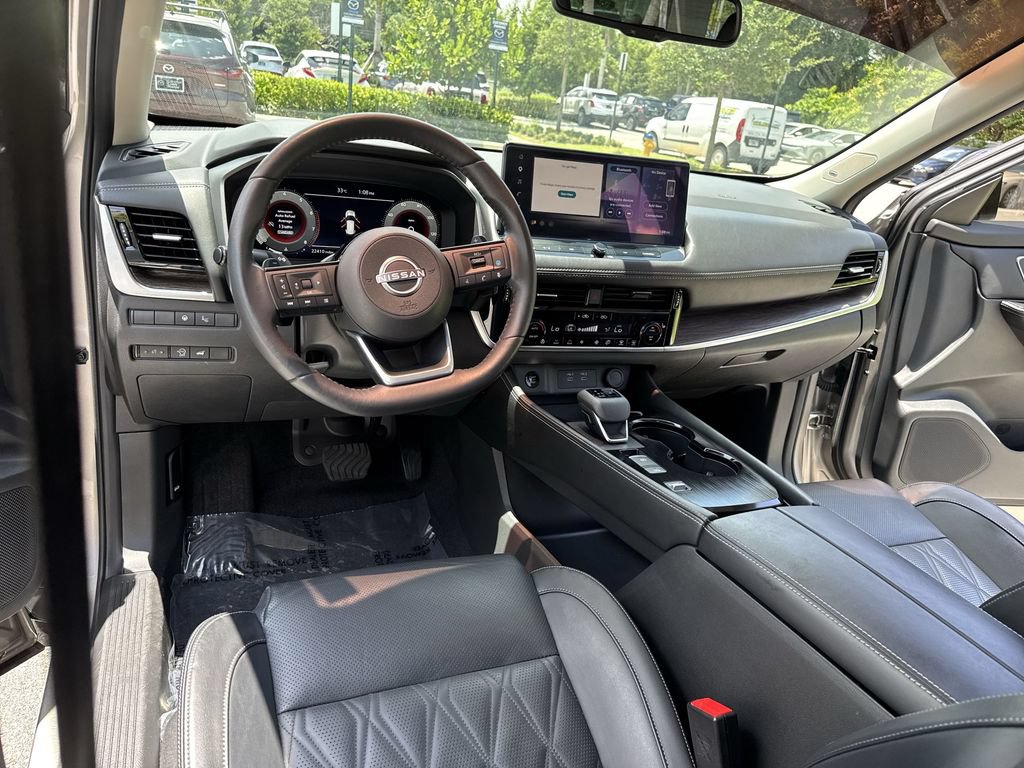 Used 2024 Nissan Rogue Platinum w/ Platinum Premium Package FWD image 35