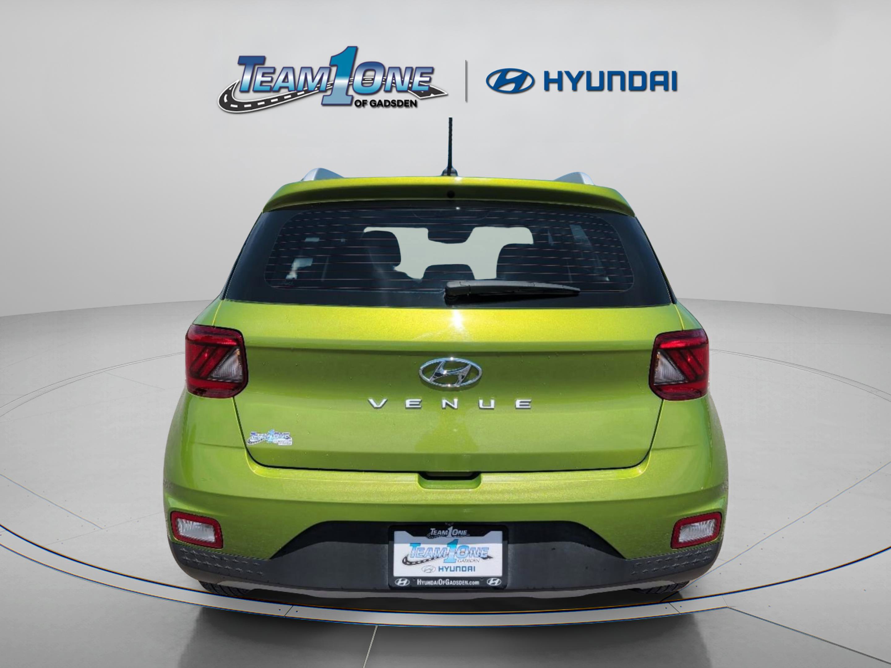 Used 2024 Hyundai Venue SEL FWD image 7