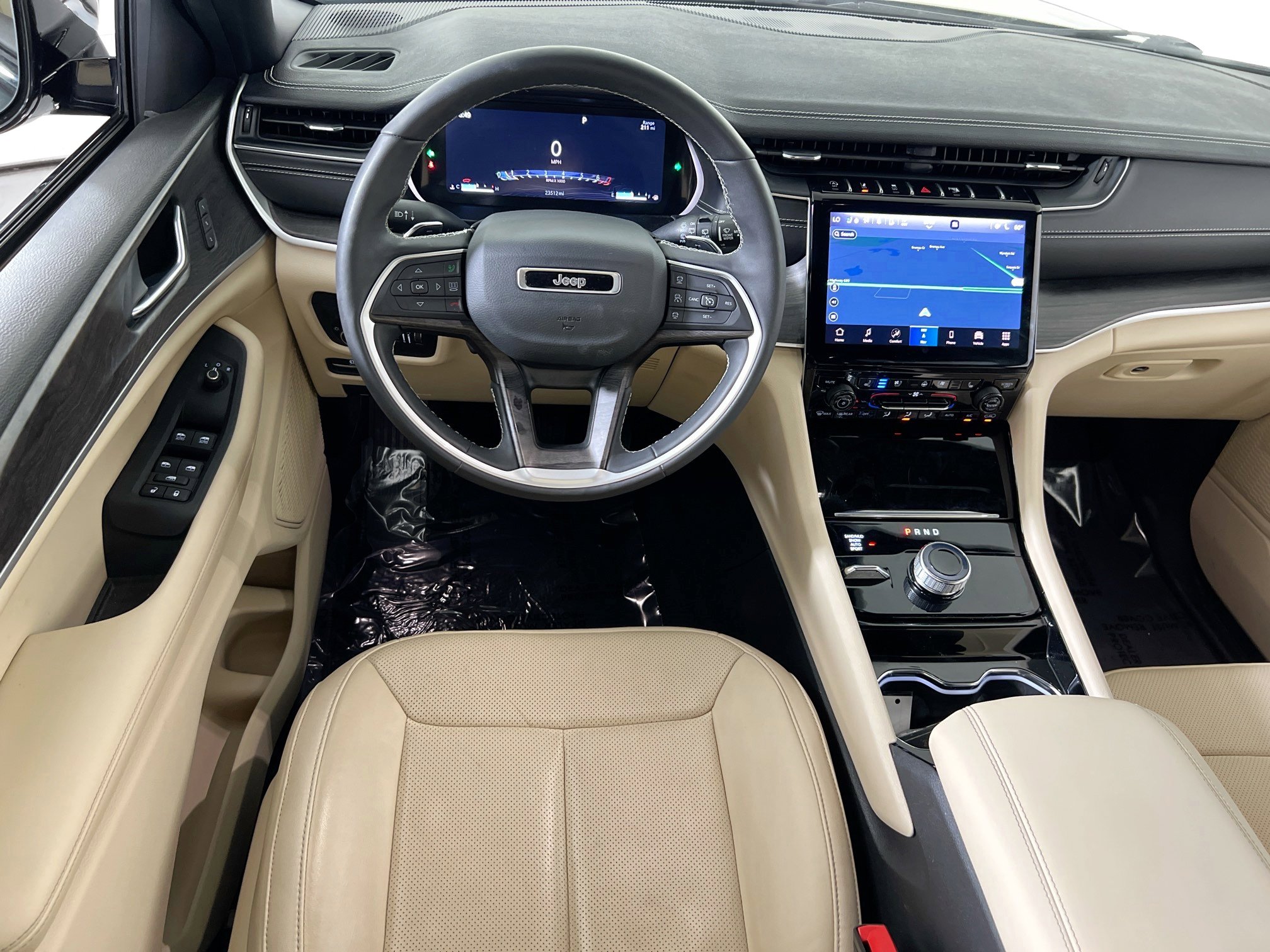 Used 2023 Jeep Grand Cherokee Limited w/ Luxury Tech Group II image 21