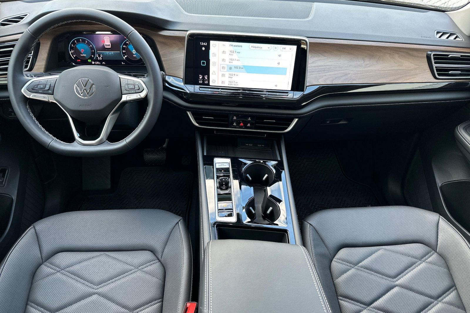 New 2026 Volkswagen Atlas SE image 12