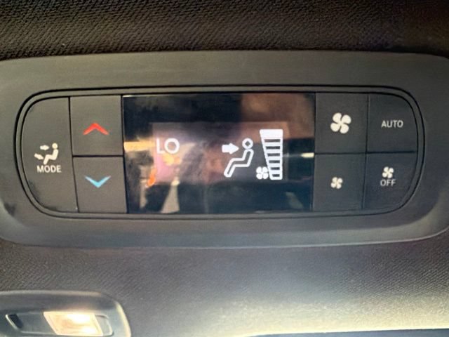 Used 2025 Chrysler Pacifica Limited FWD image 66